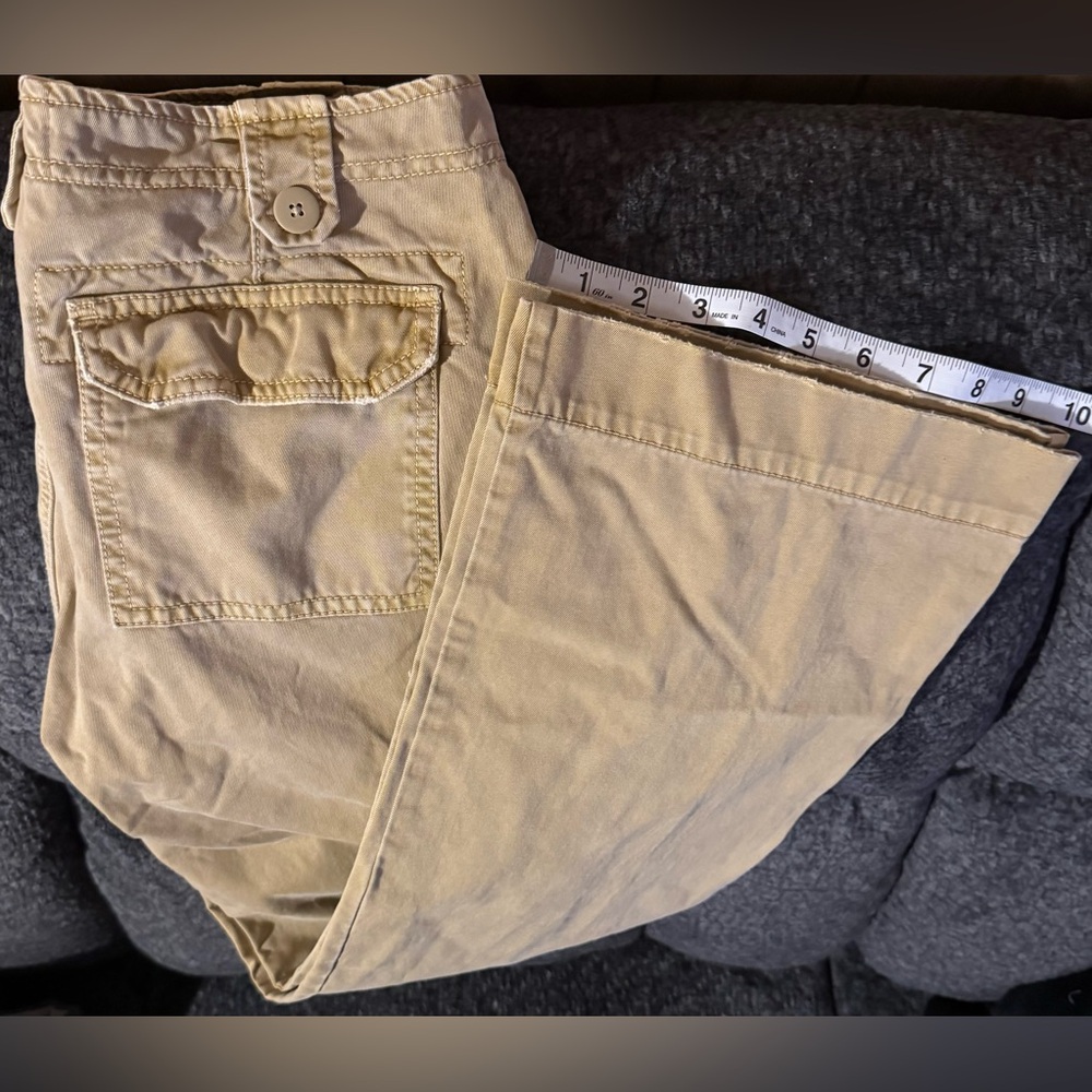 Women’s Old Navy Khaki Cargo Pants Wide Leg Size 4 Short ~ Y2K Vintage Utility